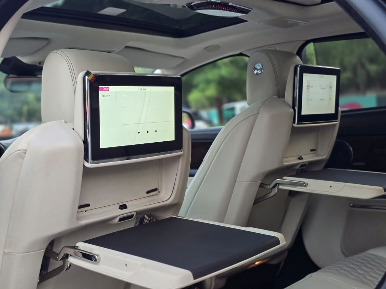 Jaguar XJ 50 - LWB Jaguar XJ 50 / 2019 V6 3.0L GCC Specs | Orginal paint | Accidrnt free | 2Keys | Perfect condition