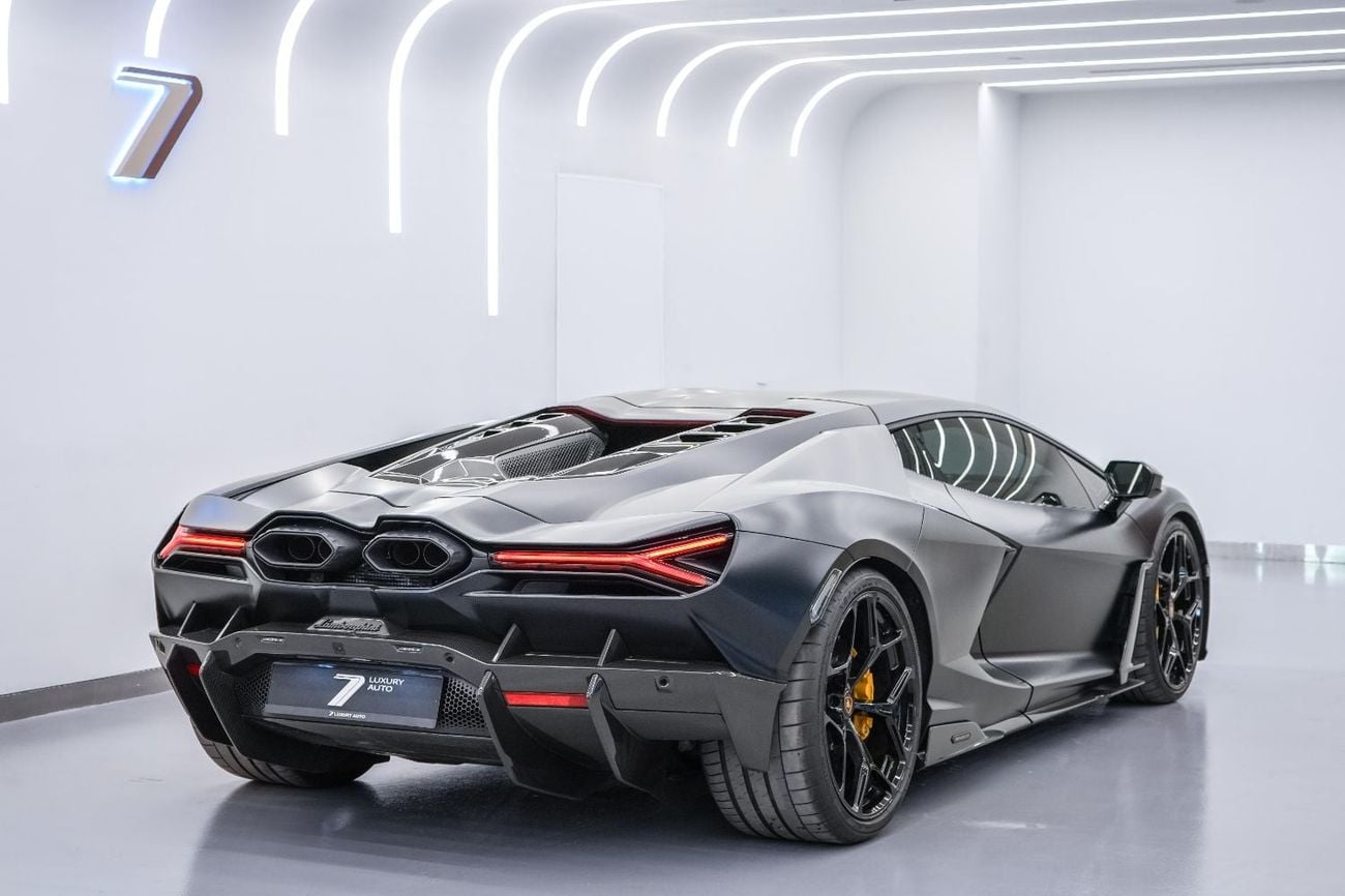 لامبورغيني ريفويلتو SPORTIVA هيكل داخلي وخارجي مصنوع بالكامل من الكربون | لون أسود مطفي أصلي