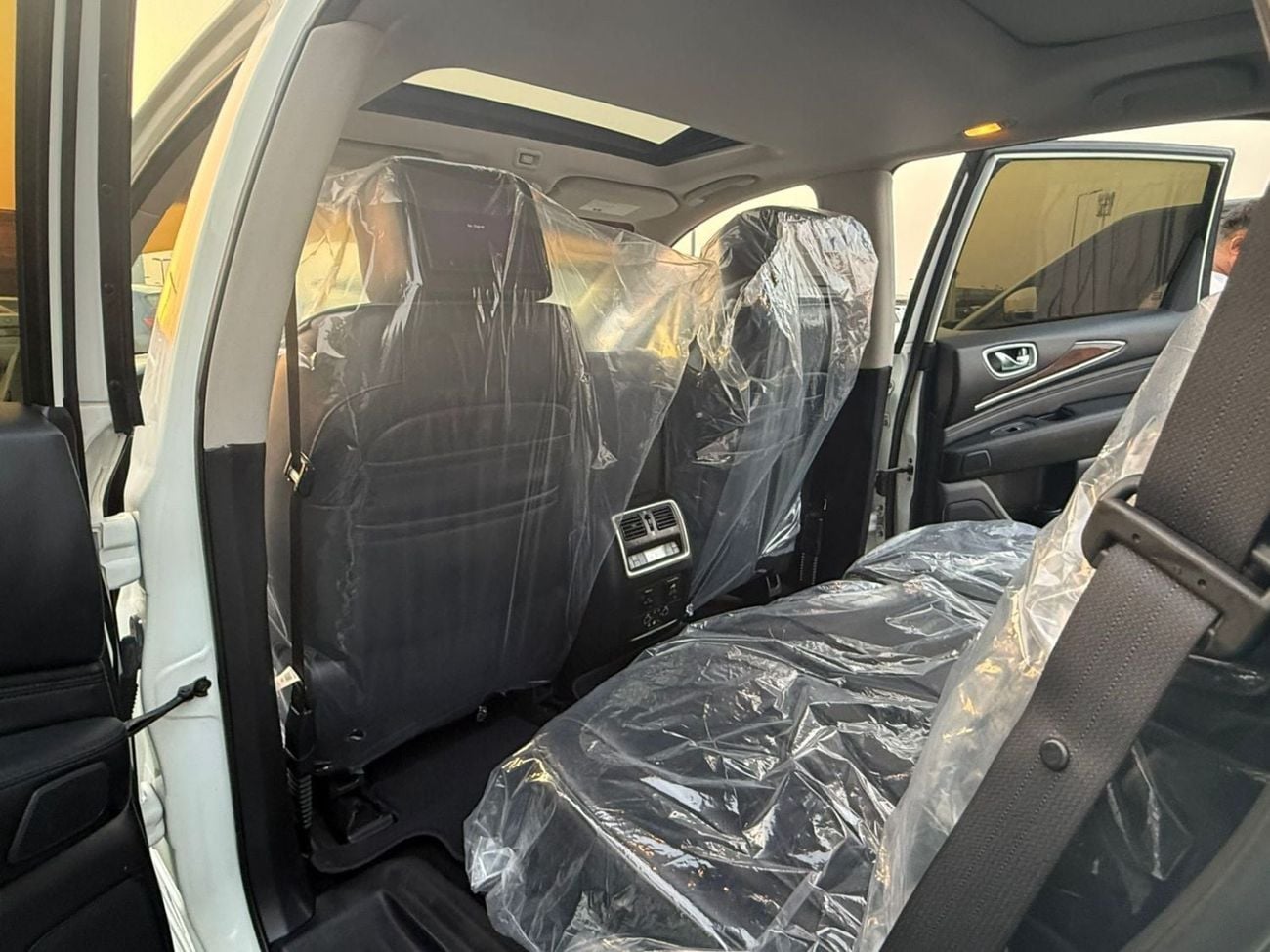 إنفينيتي QX60 PREMIUM فتحة سقف بانورامية، بحالة ممتازة، دفع رباعي