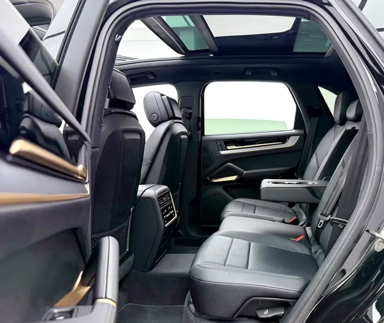 Porsche Cayenne STANDARD Warranty, Full Service History, Fully Loaded, GCC