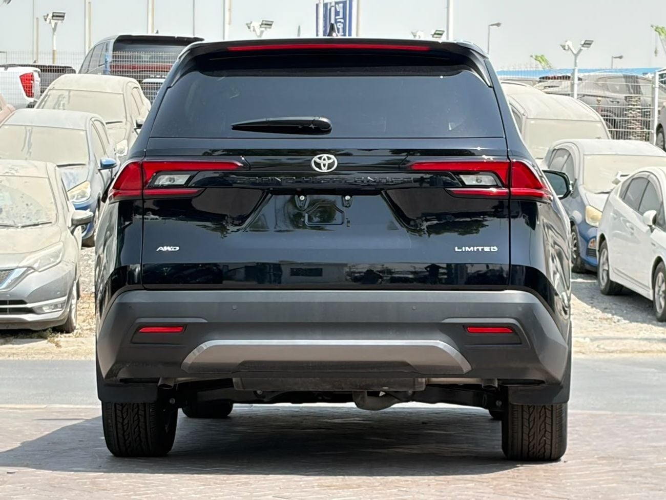 Toyota Highlander Limited Edition 2.5L V4 Petrol | Radar | Power with Leather Seats | Blind Spot | 360* Camera | Canadian Specs