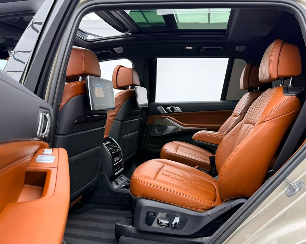 BMW X7 50i PURE EXCELLENCE 2019 BMW X7 xDrive50i M-Sport, Warranty, Full BMW Service History, Pilot Chairs, Fully Loaded, GCC