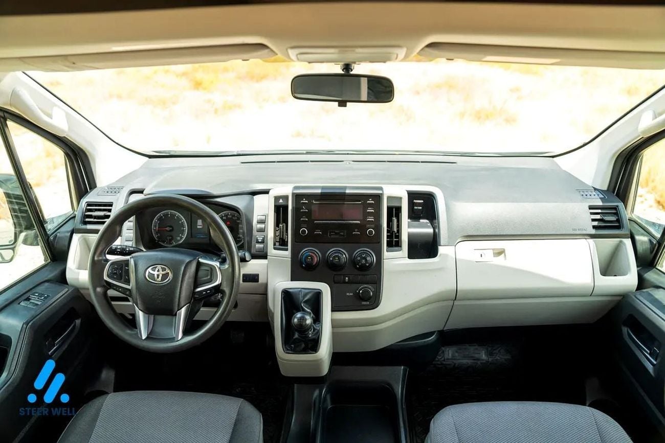 Toyota Hiace GL 2022 | H300 3.5L Petrol Manual 13-Seater Passenger Van | GCC Specs