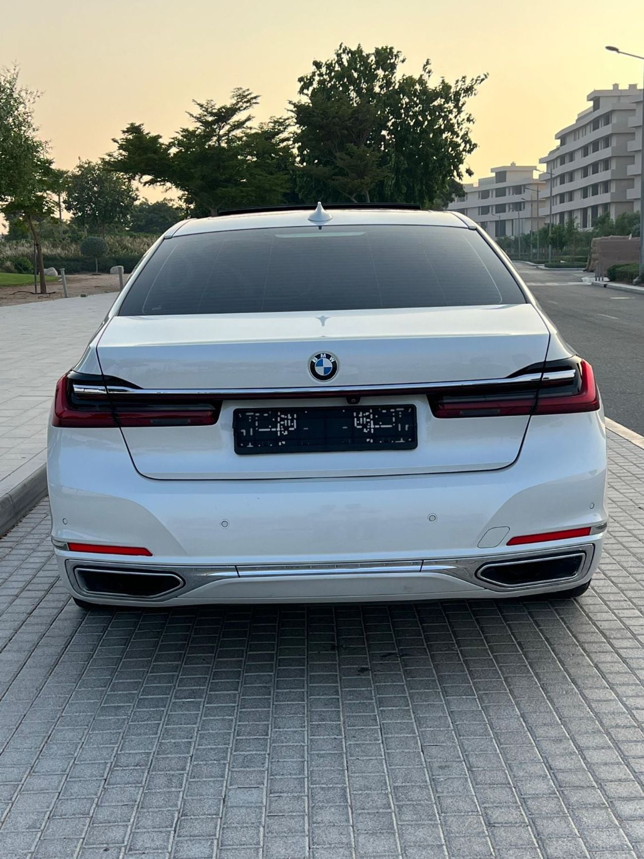 بي أم دبليو 730i