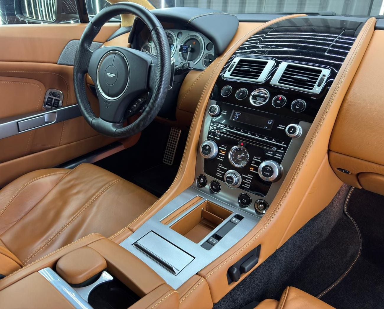 Aston Martin Vantage STD