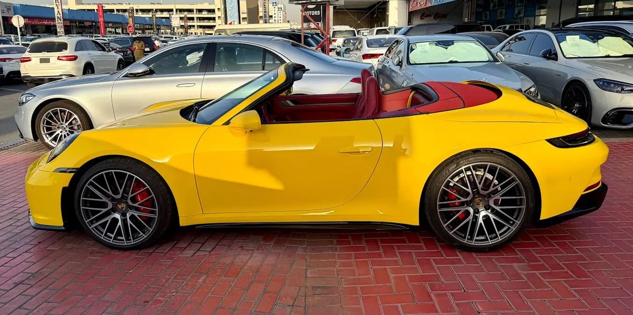Porsche 911 CARRERA