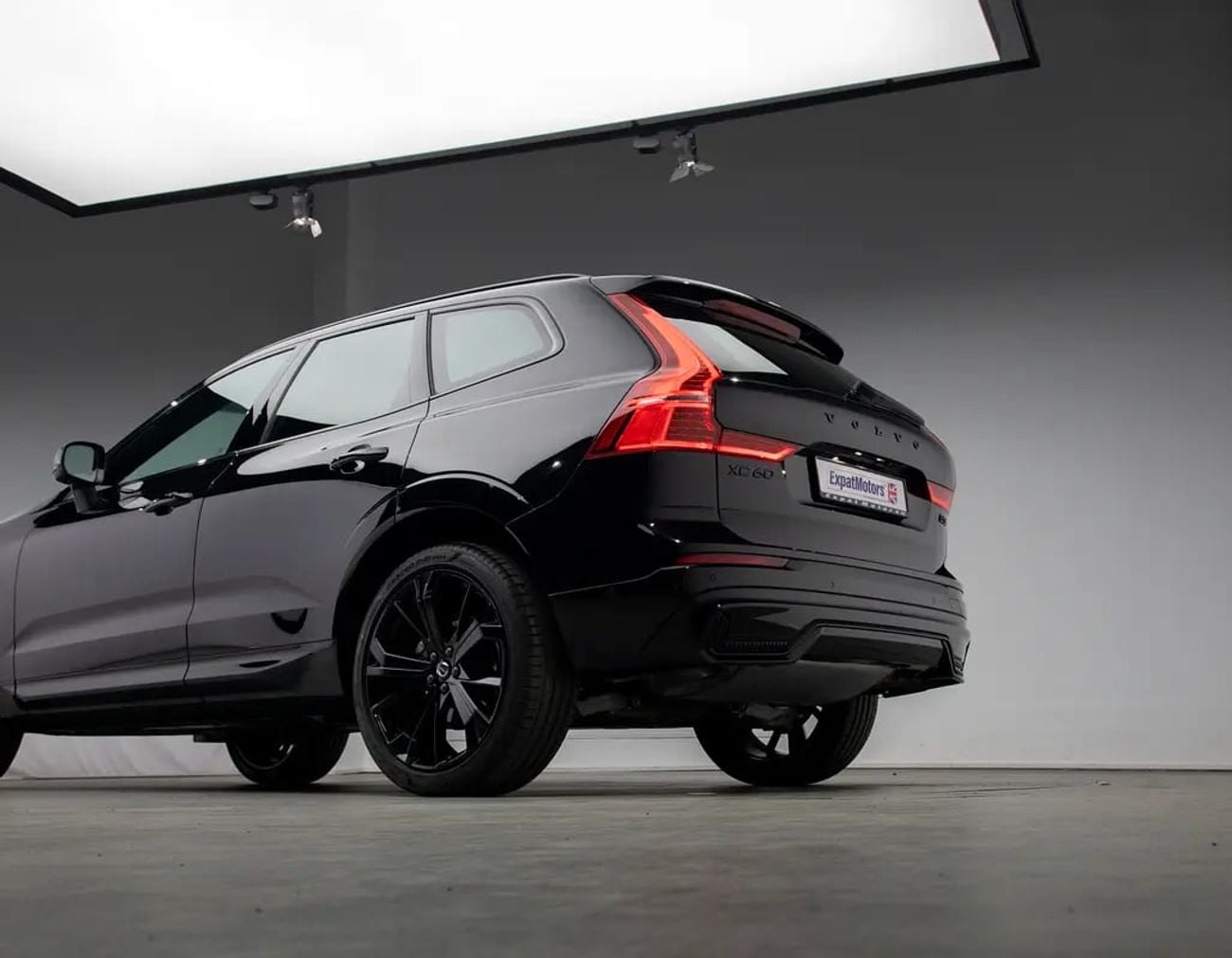 Volvo XC60 ULTIMATE DARK Low KM • 0%DP Available • Warranty • FDSH • GCC