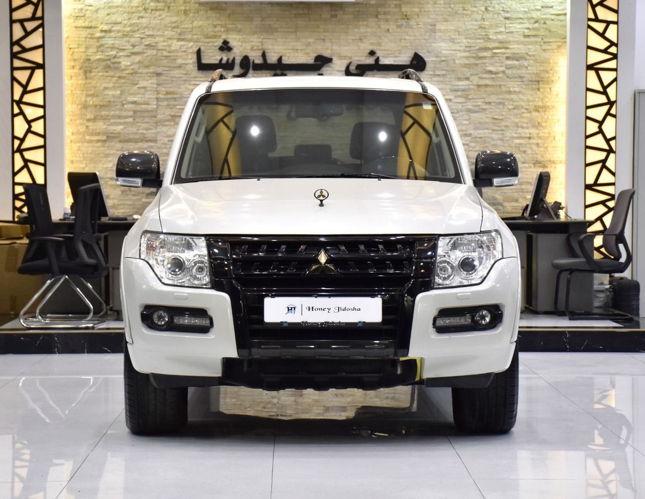 ميتسوبيشي باجيرو EXCELLENT DEAL for our Mitsubishi Pajero 3.8L GLS 3 Doors ( 2018 Model ) in White Color GCC Specs