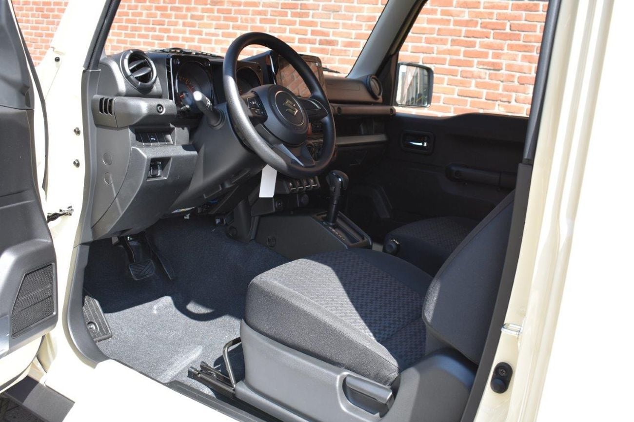 Suzuki Jimny GL . 1.5L . 4 Cyl . 4-Speed Automatic . Petrol . 4WD . 5 Seats . 3 Door