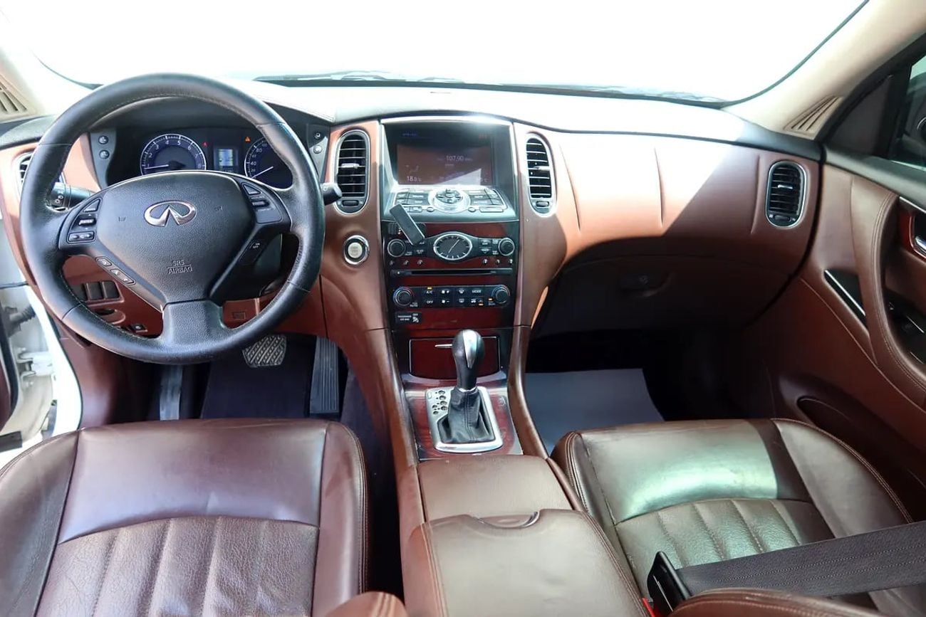 Infiniti QX50 Luxury | GCC Specs | Pristine Condition