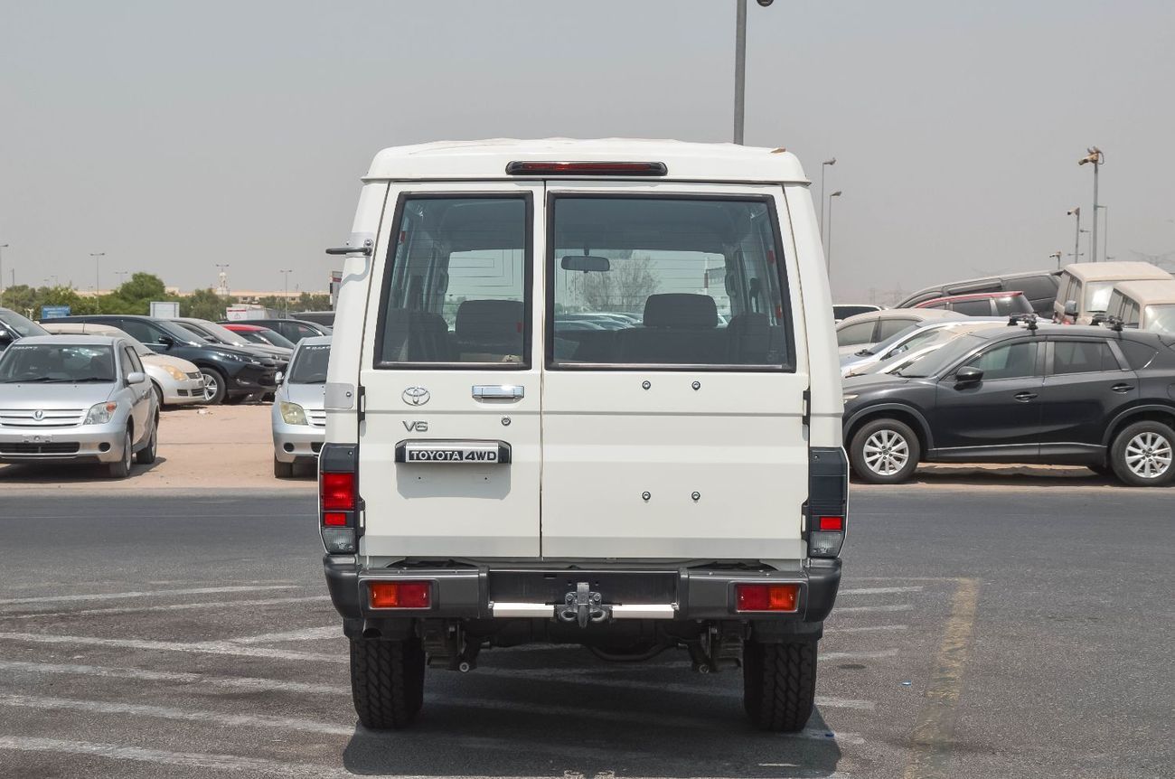 تويوتا لاند كروزر 70 LC 78 HARDTOP 4.0L MT TOYOTA LAND CRUISER AMBULANCE 4.0L 4WD AT SUV 2025