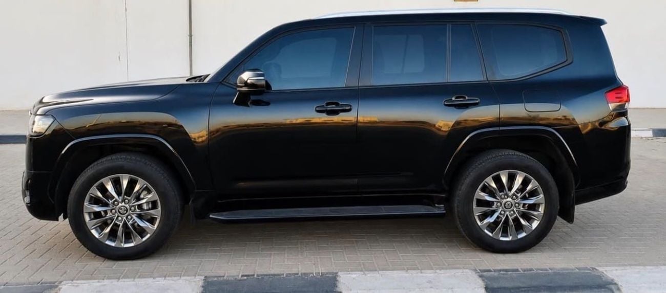 Toyota Land Cruiser BLACK EDITION