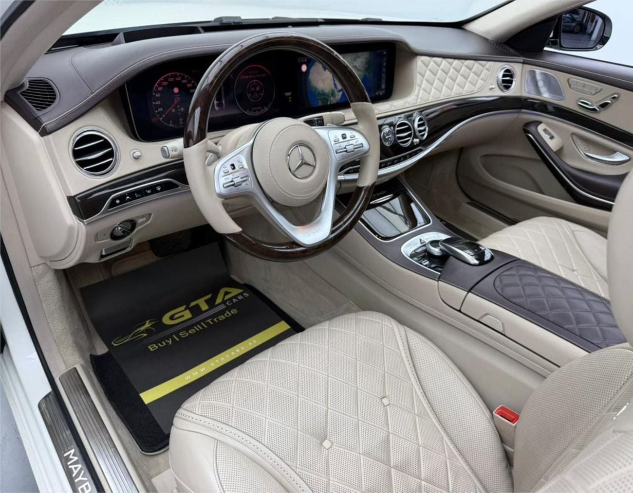 Mercedes Benz S560 STANDARD 2025 Land Rover Defender 90 HSE, Agency Warranty+Full Service History, Middle East Specs.