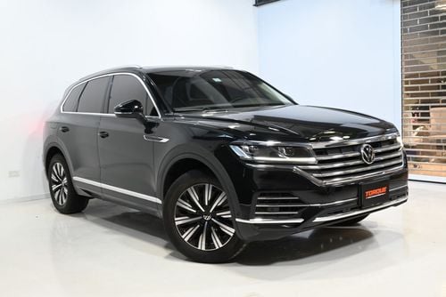 Volkswagen Touareg Atmosphere 2023 Volkswagen Touareg Atmosphere, 8/2028 Ali and Sons Warranty, Ali and Sons Service History, GCC