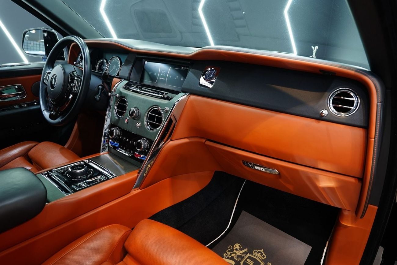 Rolls Royce Cullinan Mansory Kit 2021 Rolls-Royce Cullinan, Full Mansory Exterior Body Kit, Starlight. Rear Entertainment, GCC Specs!