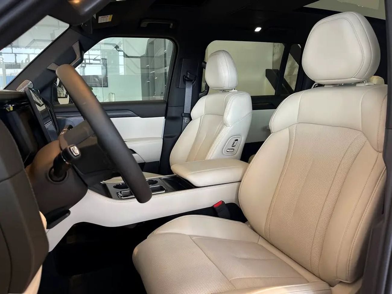 ROX 01 VIP / 6 SEATS / / KM / LONG RANGE / WARRANTY AND SERVICE CONTRACT 5 YEARS EVS