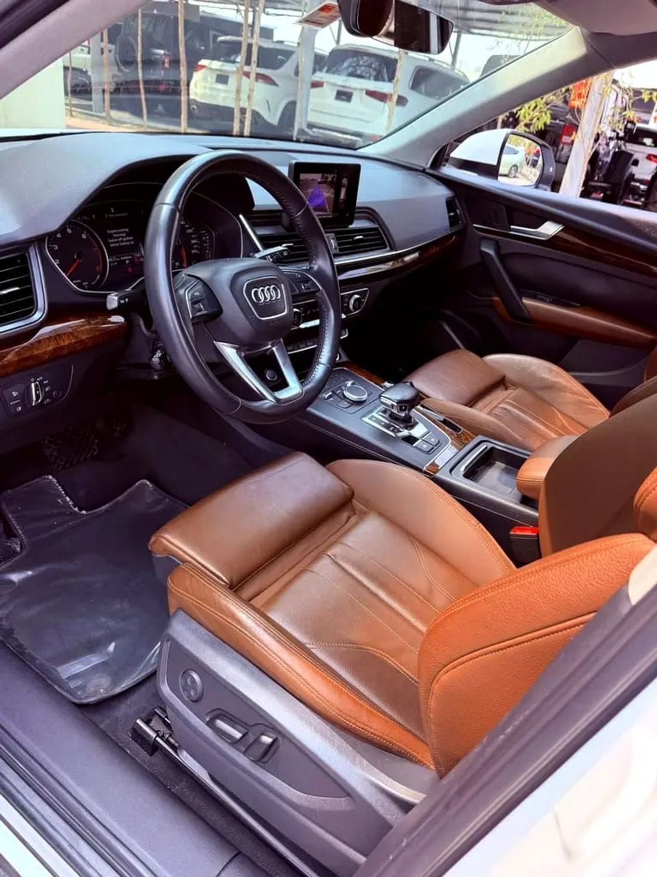 أودي Q5 45 TFSI اودي خليجي بحالة ممتازة 45 TFSI quattro GCC Specs