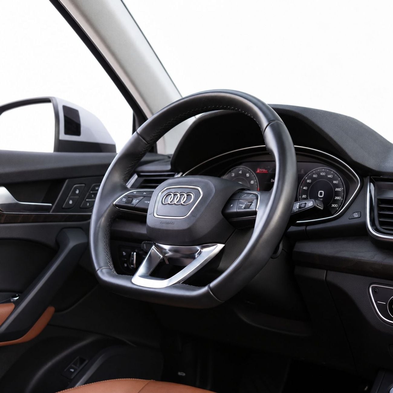 Audi Q5 AED 2,490 P.M • 0% Downpayment • Audi Q5 45 TFSI S Line • Agency Service Contract
