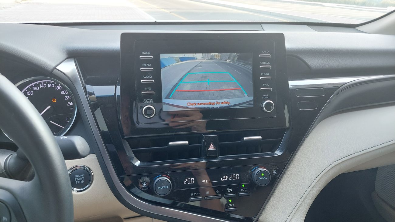 Toyota Camry SE