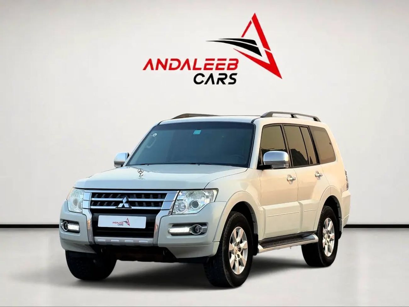 ميتسوبيشي باجيرو GLS V6 | 7-SEATER 4WD SUV | GCC