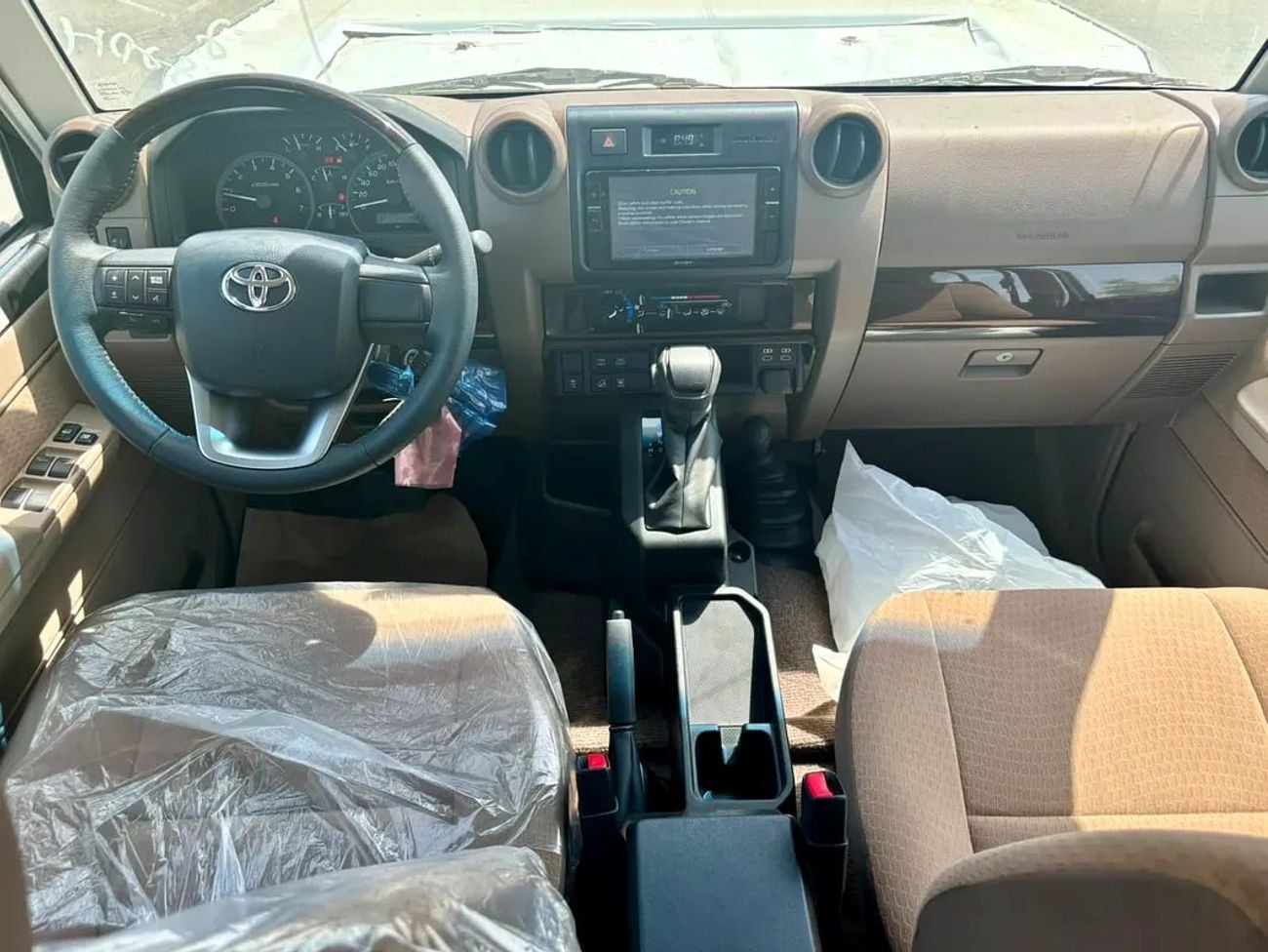 Toyota Land Cruiser 70 LC76 LX DIFF LOCK GCC Specs