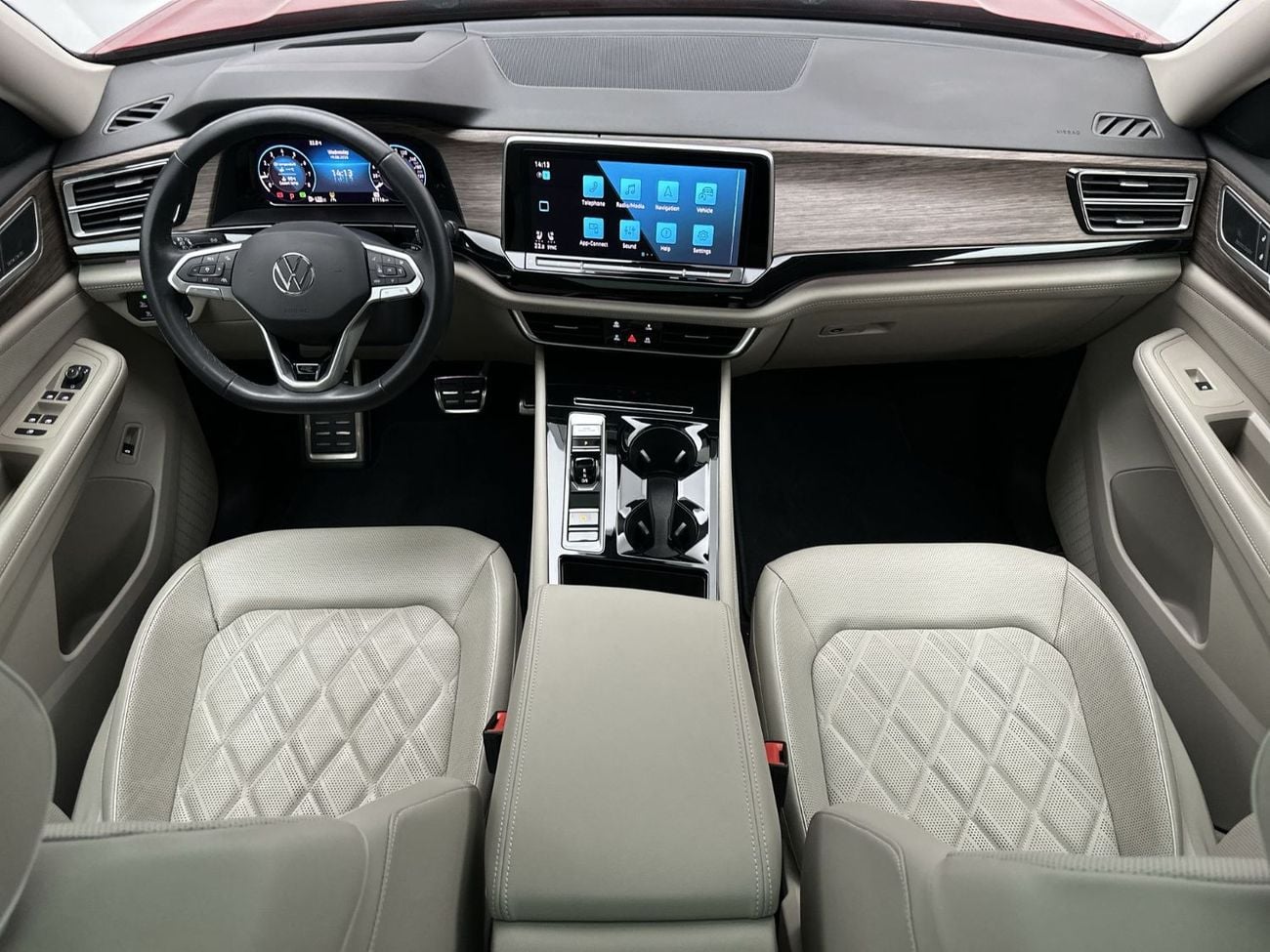 Volkswagen Teramont R LINE Teramont R-Line 2.0L | Panoramic Sunroof | 7 Seats | 270 HP | GCC