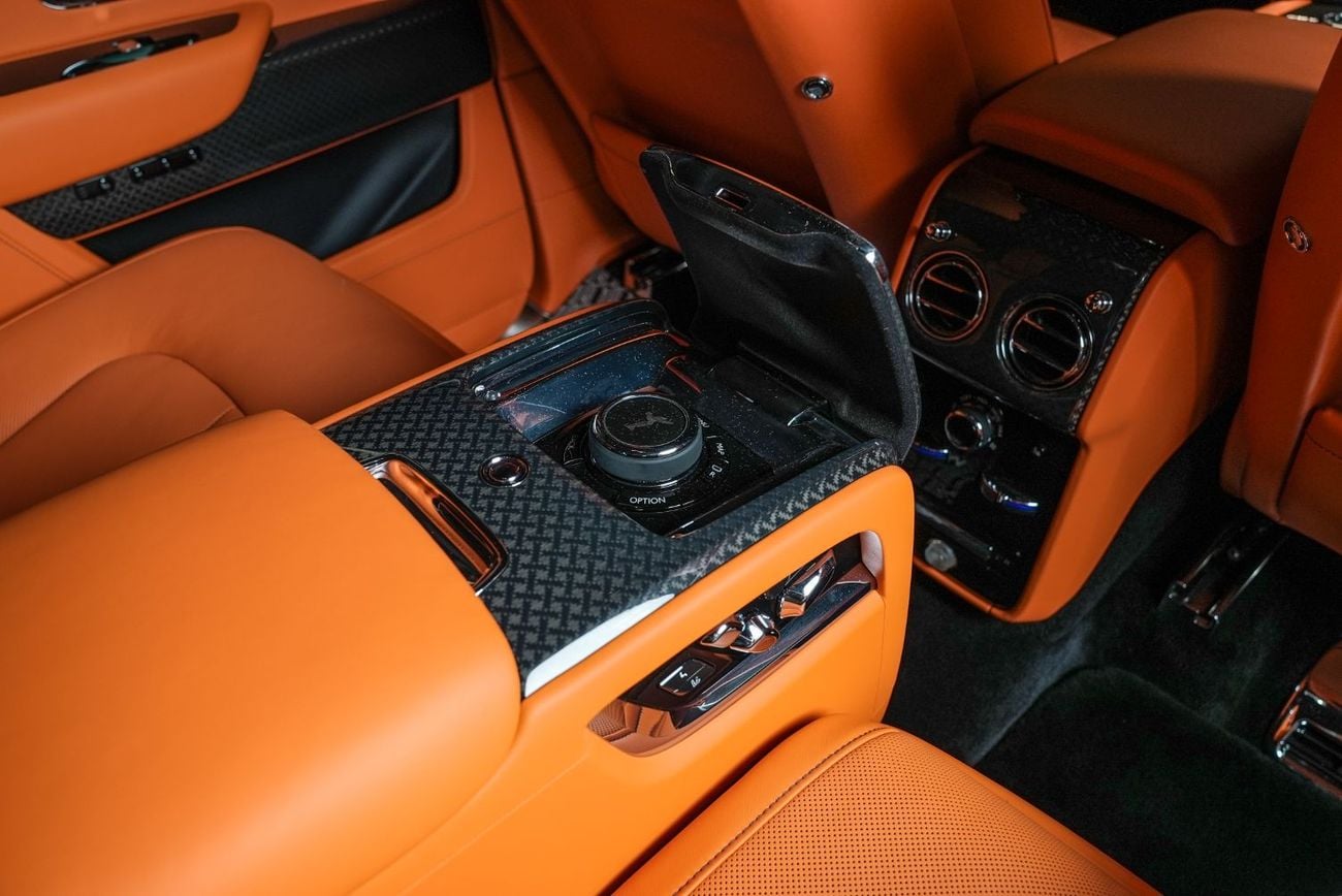 Rolls Royce Cullinan BLACK BADGE