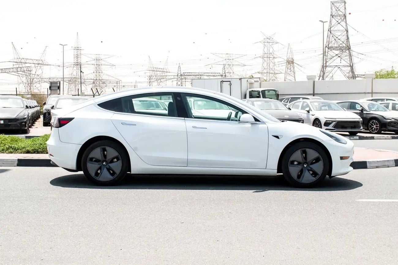 Tesla Model 3 STANDARD - AMERICAN SPECS - ONLY 61,000 KM