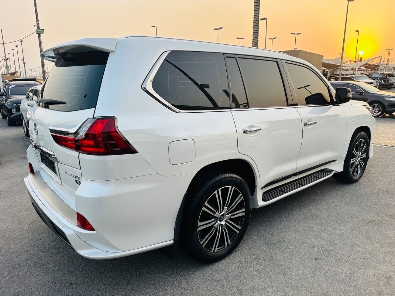 Lexus LX570 SIGNATURE
