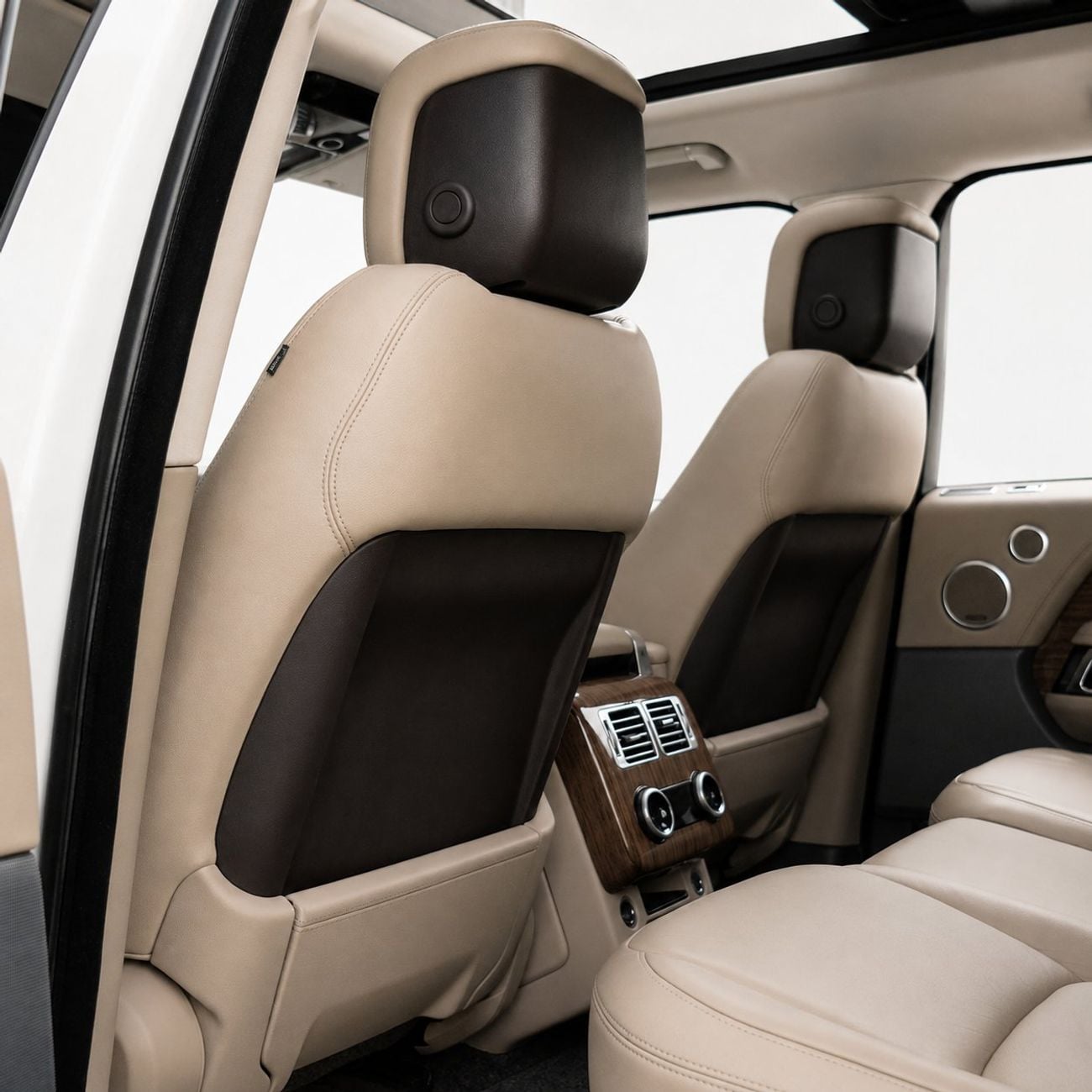 Land Rover Range Rover HSE P400 AED 3,602 P.M • 0% Downpayment • Rover Range Rover HSE • 1 Year Warranty