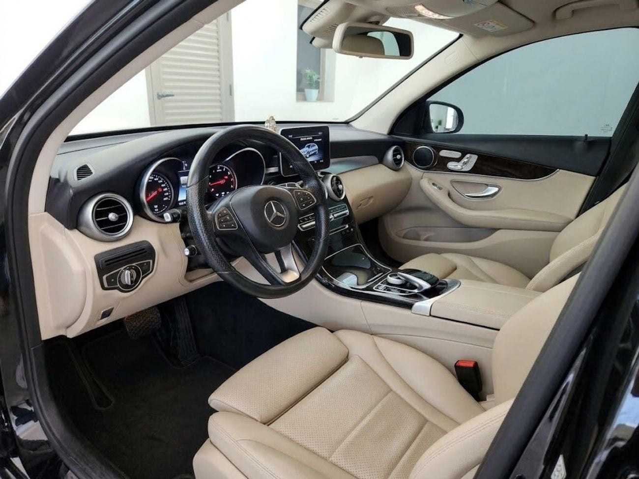 مرسيدس بنز GLC 300 AMG