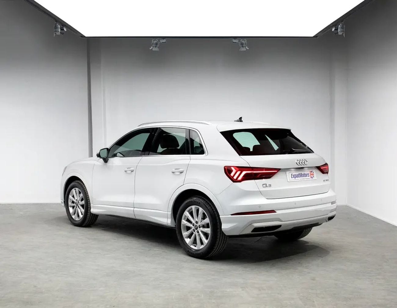 Audi Q3 35 TFSI ADVANCED Full Dealer Service History • GCC