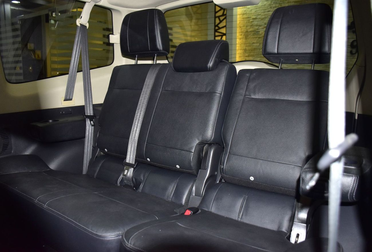 ميتسوبيشي باجيرو EXCELLENT DEAL for our Mitsubishi Pajero 3.8L GLS 3 Doors ( 2018 Model ) in White Color GCC Specs