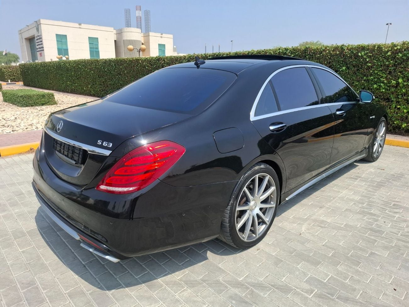 مرسيدس بنز S 63 AMG STANDARD