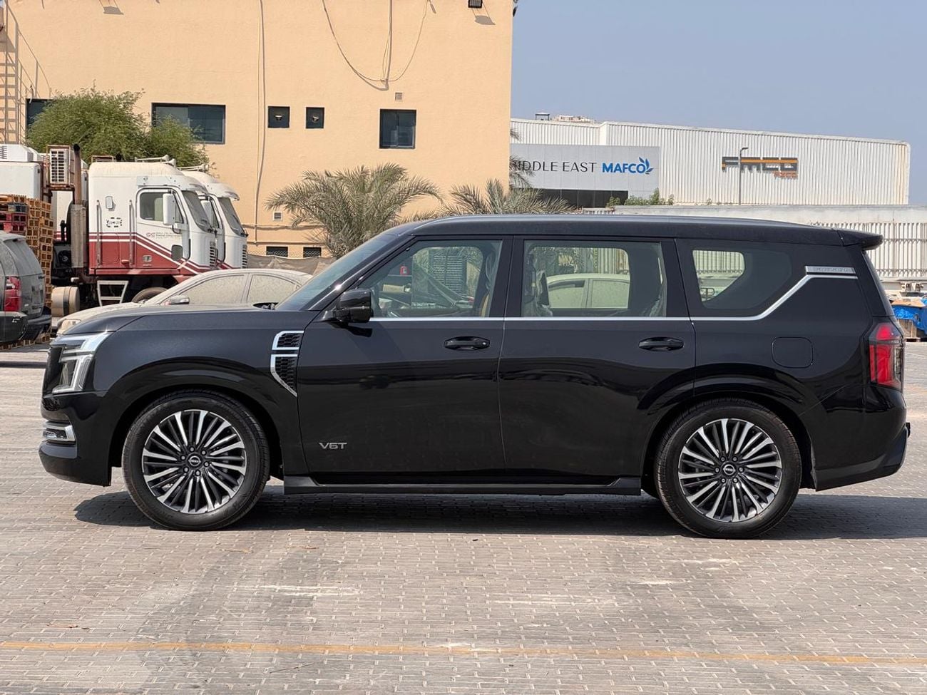 Nissan Patrol LE PLATINUM CITY (Exterior : BLACK / Interior: TAN)