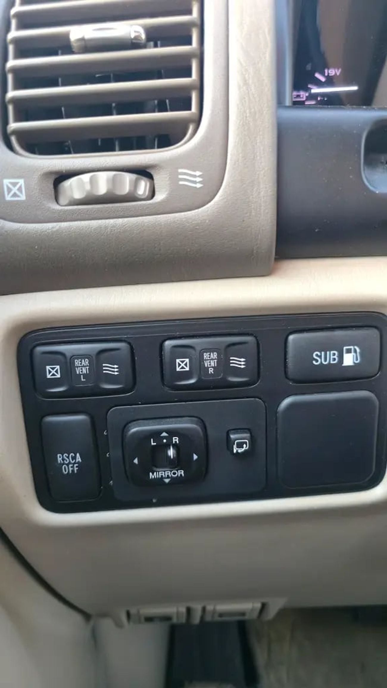 Lexus LX470 NAVIGATION LX 470 GCC Specs