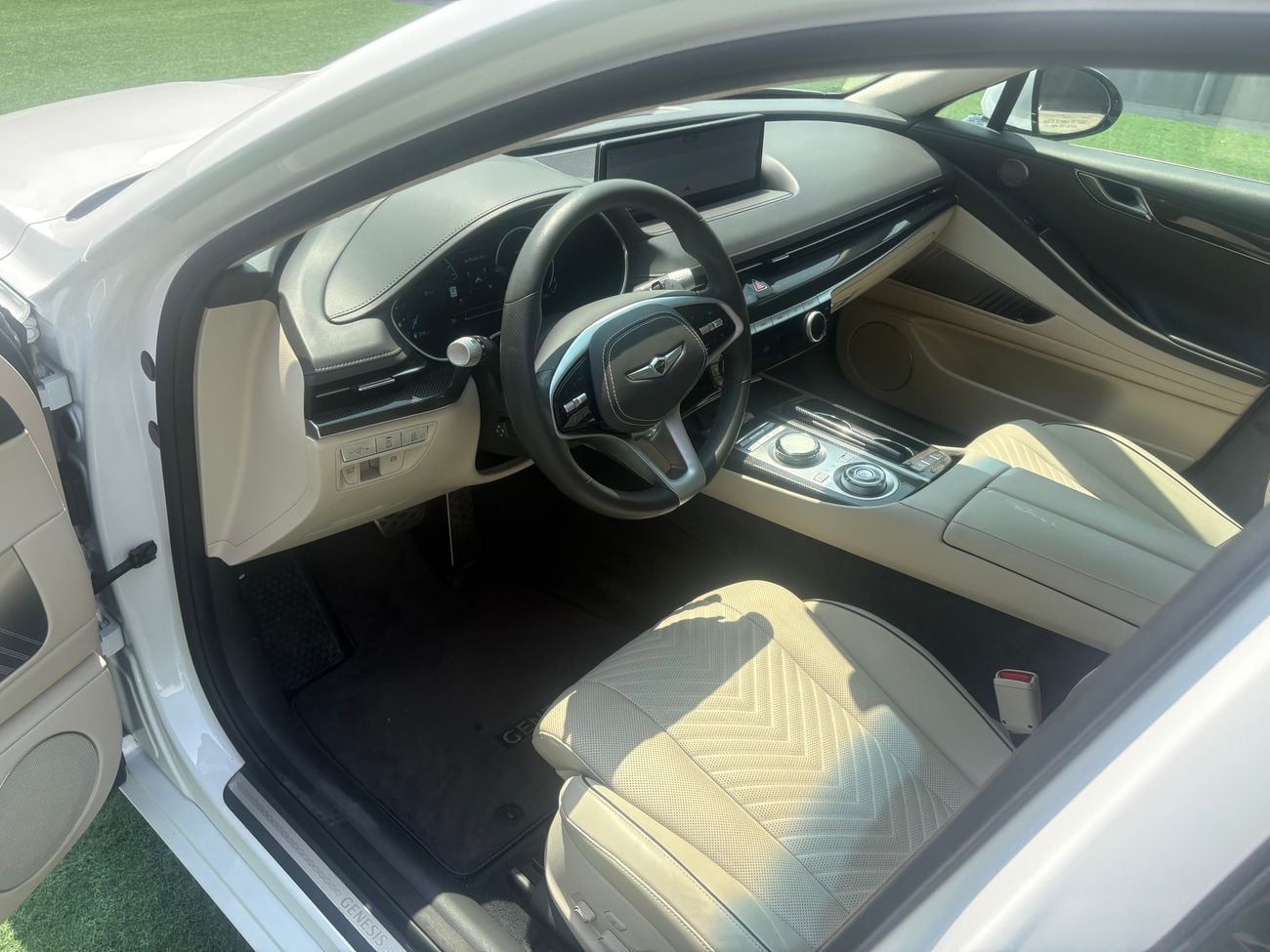 Genesis G80 ROYAL