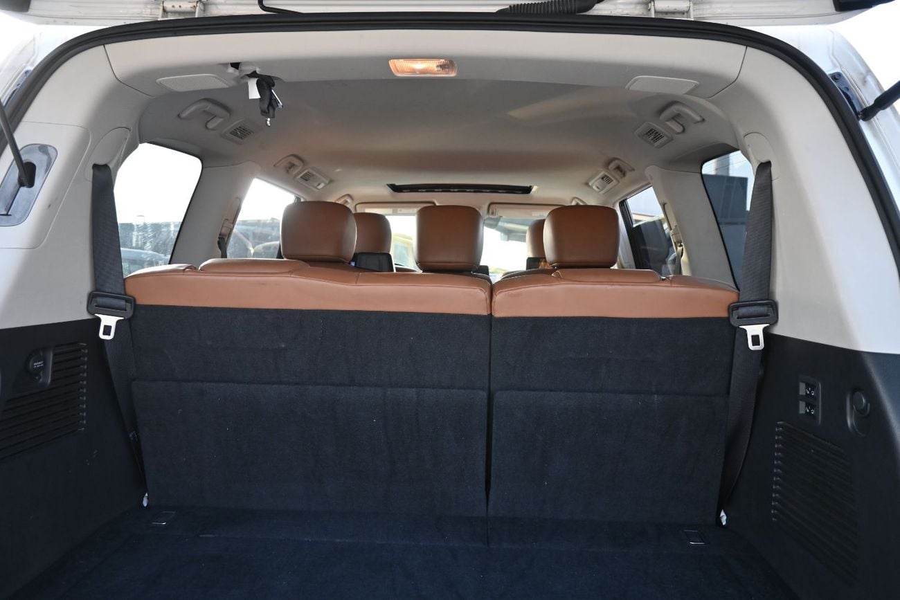 Infiniti QX80 LUXE SENSORY PROACTIVE BLACK EDITION