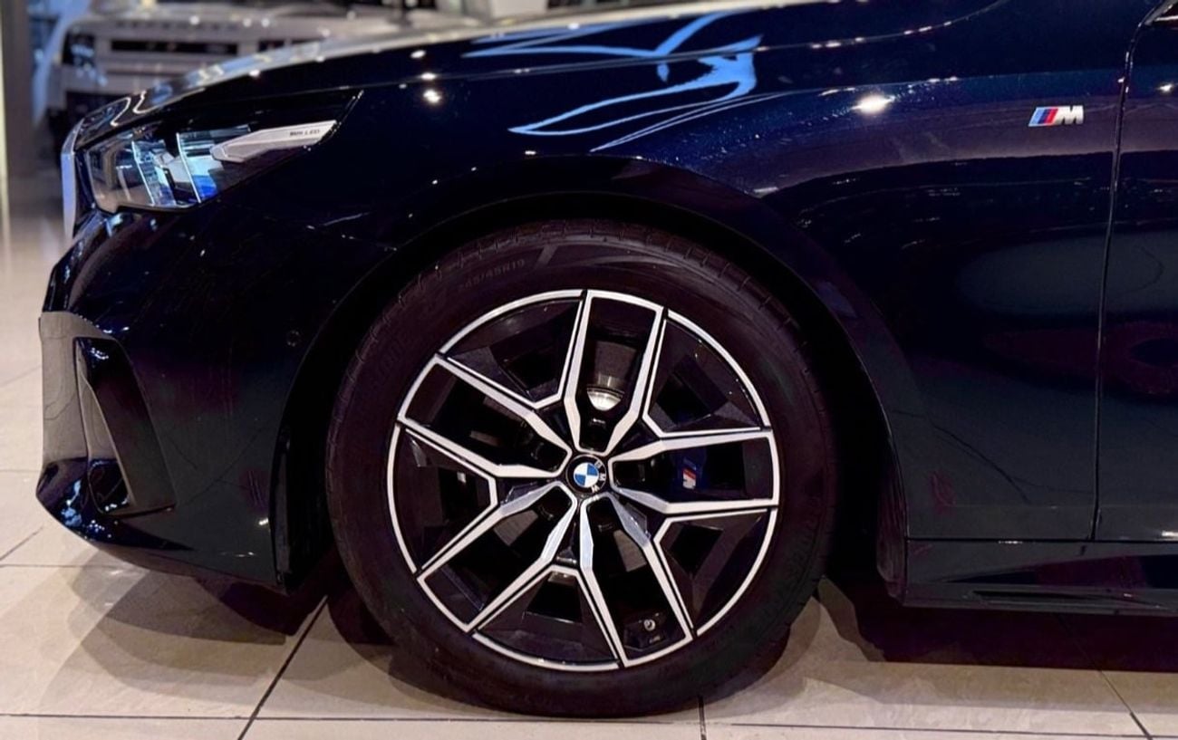 بي أم دبليو 520i M SPORT