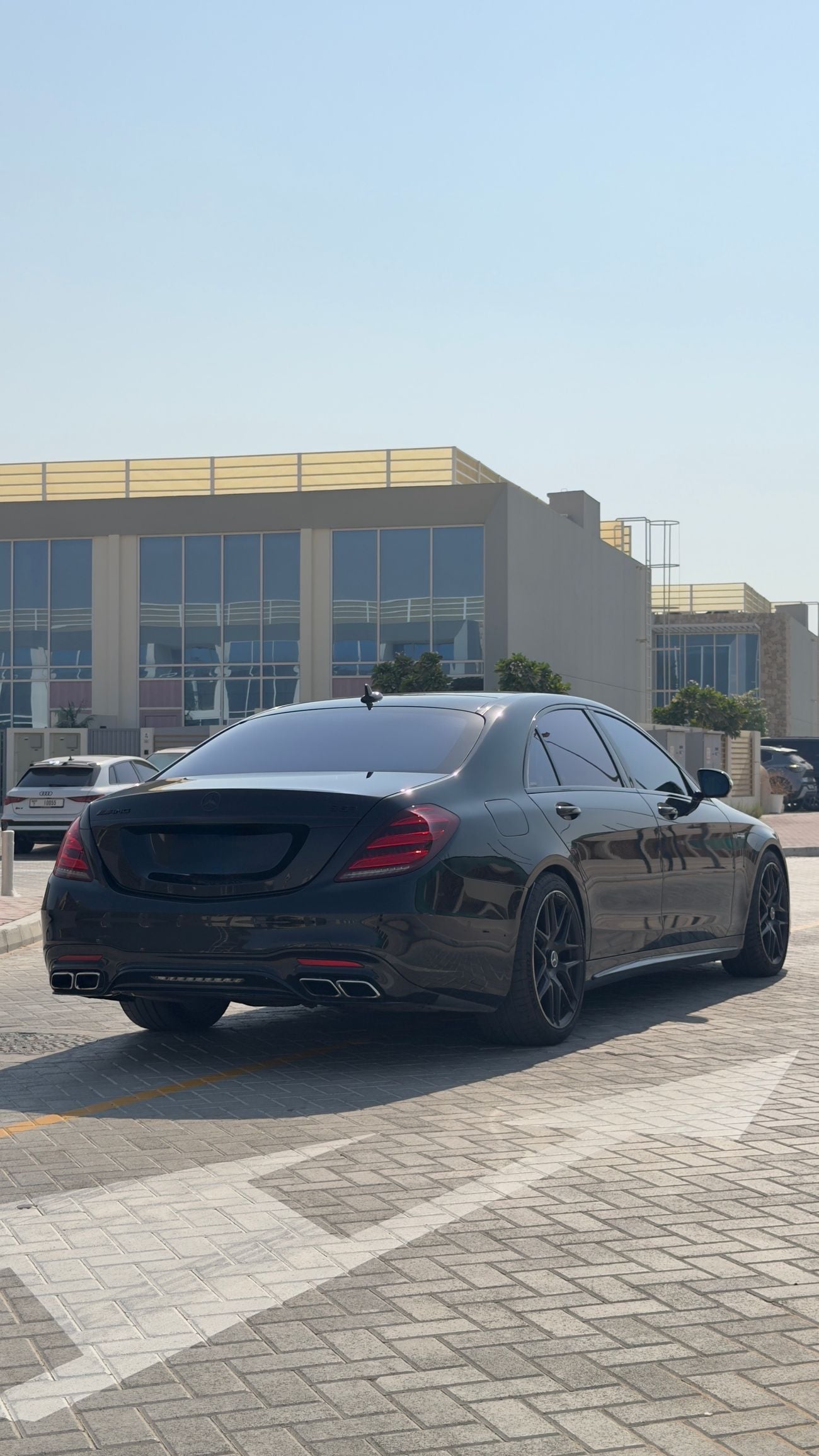 مرسيدس بنز S 63 AMG STANDARD