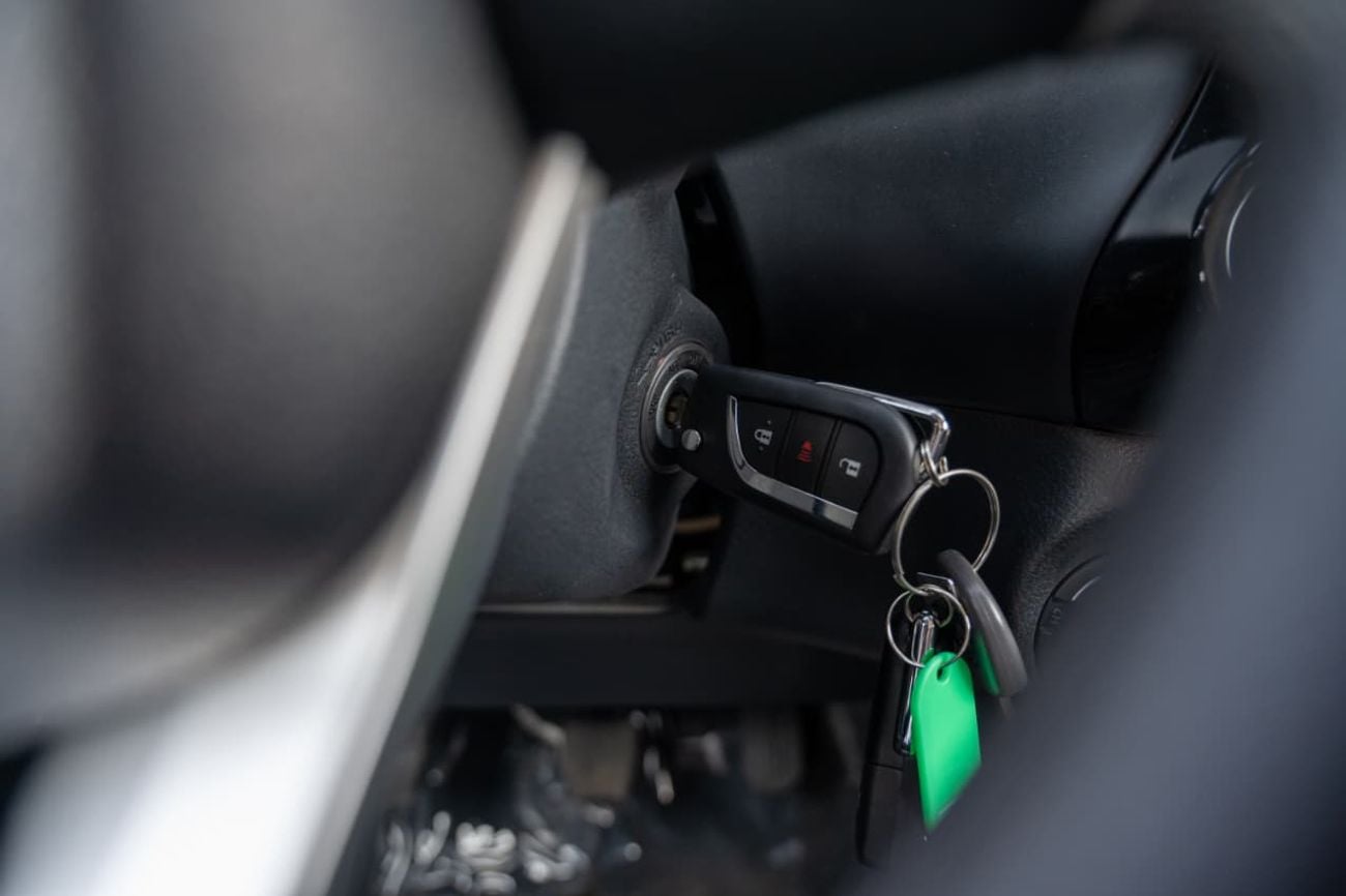 Toyota Hilux GL - Standard 2.7 4x4 Petrol Manual Transmission