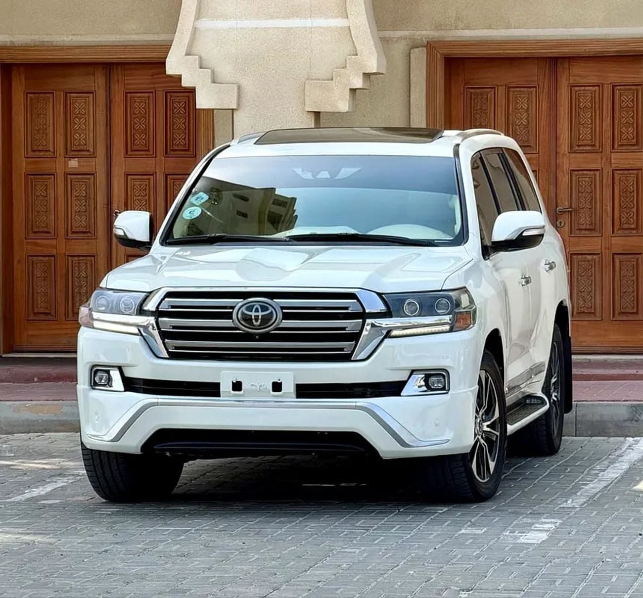 Toyota Land Cruiser VXR Pristine VXR | GCC Specs | Fully Maintained