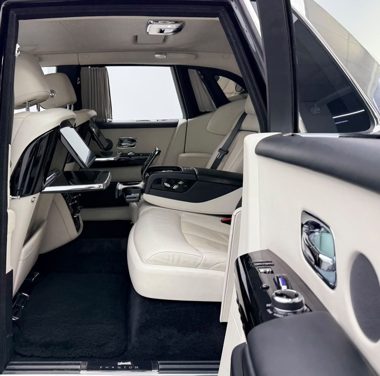 Rolls Royce Phantom EWB