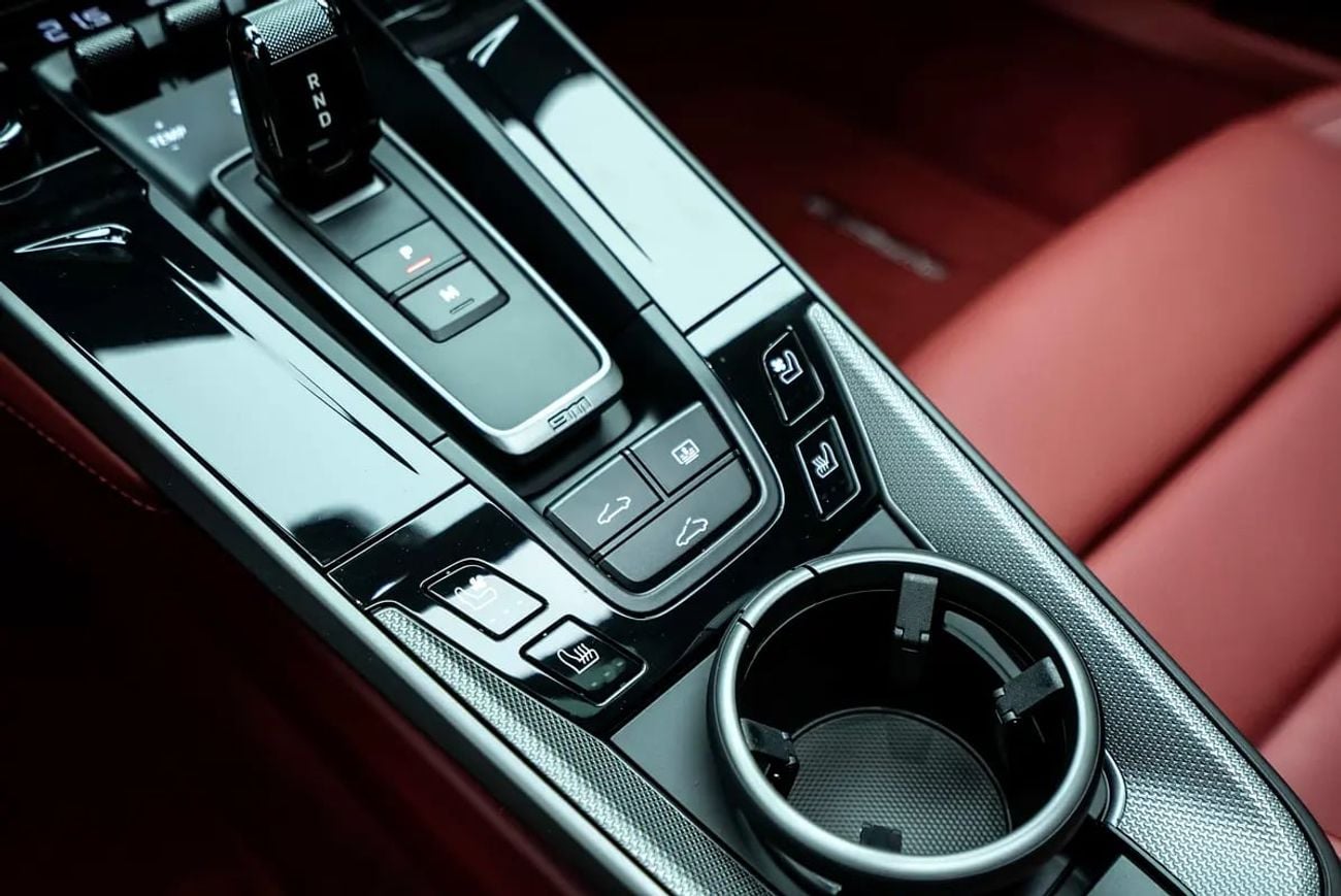 Porsche 911 CARRERA | AEREOKIT | SPORT EXHAUST | SUNROOF | WARRANTY