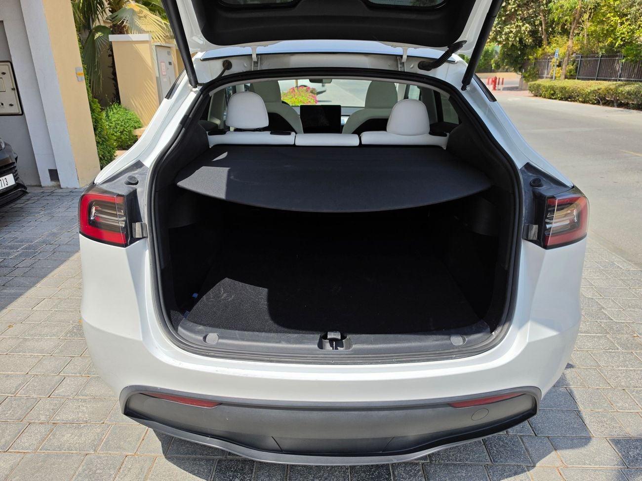 Tesla Model Y LONG RANGE