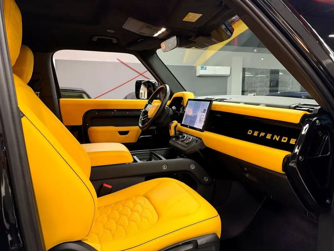 Land Rover Defender 90 X-DYNAMIC SE P300