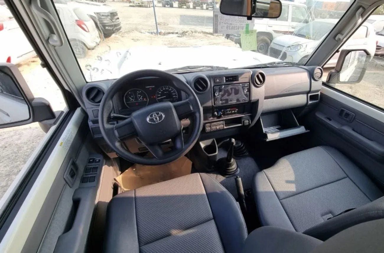 تويوتا لاند كروزر 70 76 SERIES TOYOTA LAND CRUISER 76 SERIES | 4.2L V6 DIESEL | LEATHER SEATS | DIFF LOCK | 5 DOORS | MY2025
