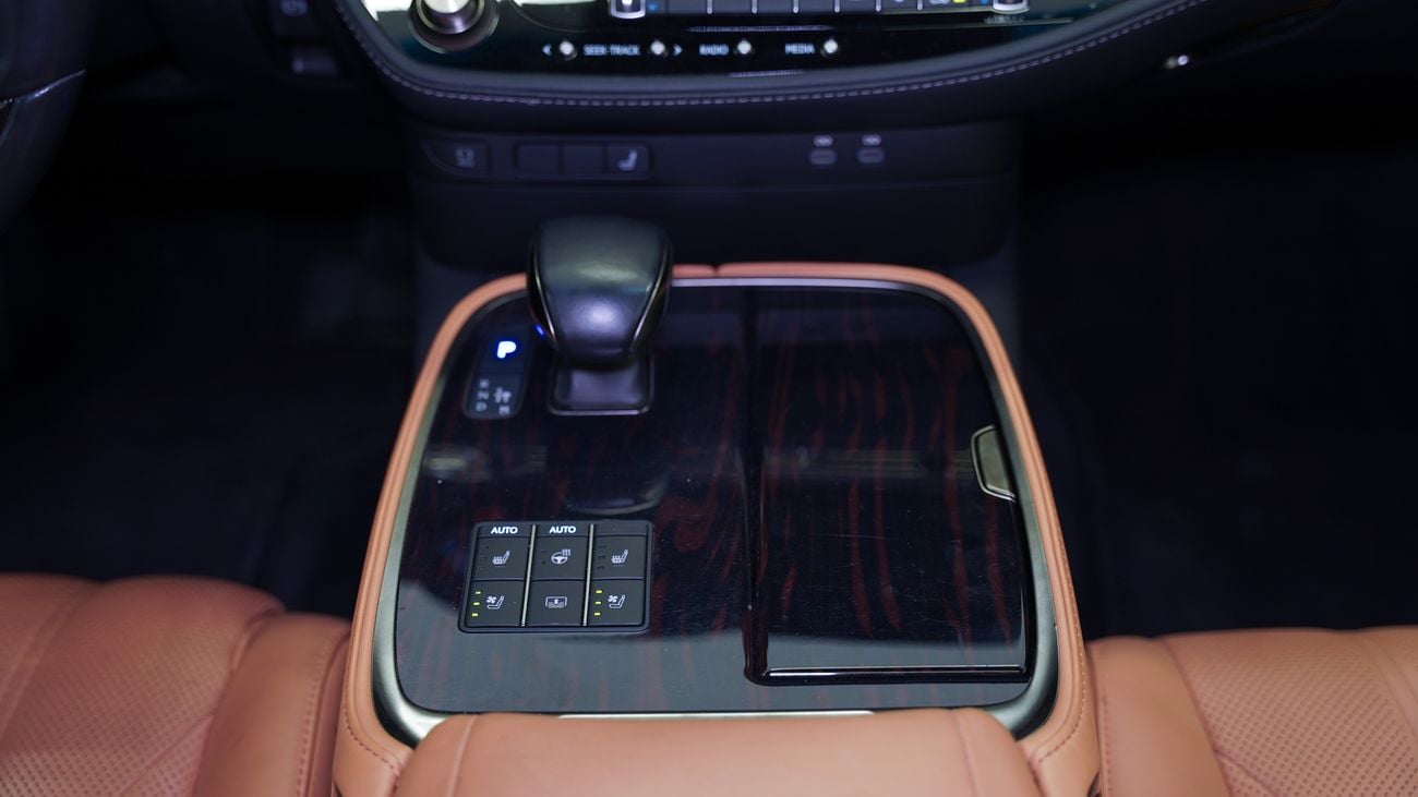 لكزس LS 500