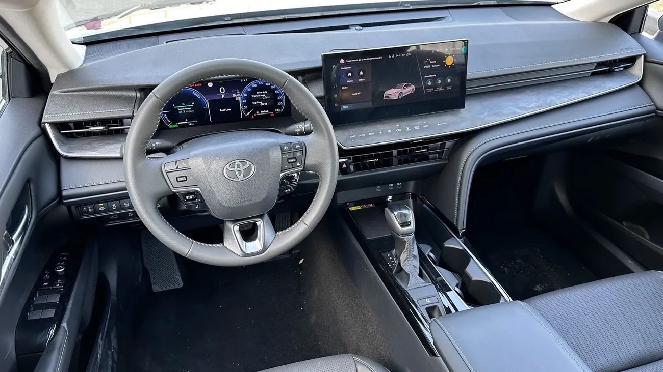 Toyota Camry LUMIERE HEV