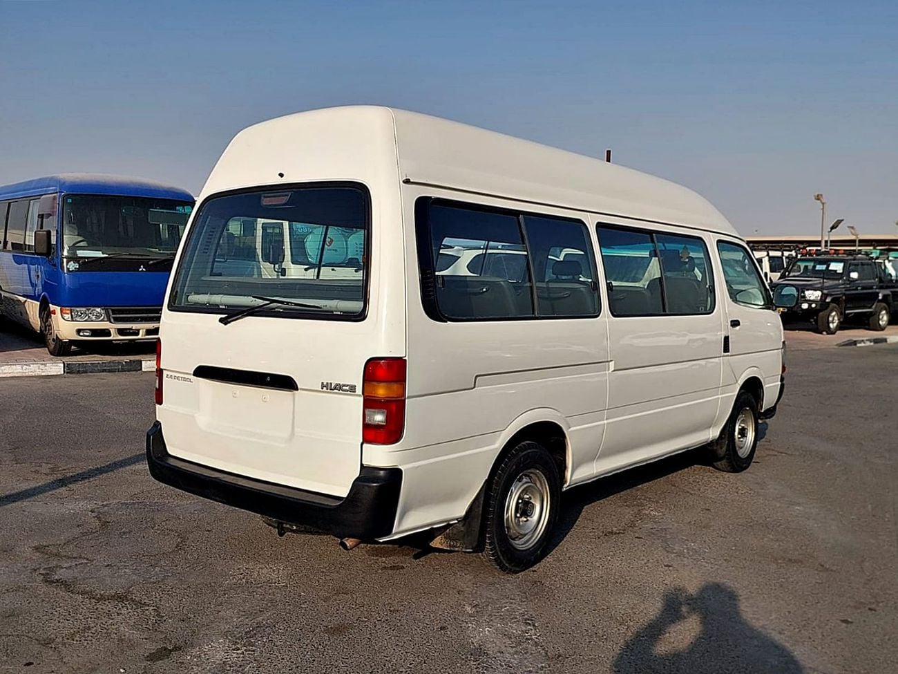 Toyota Hiace STANDARD 1998 - TOYOTA - HIACE - COMMUTER - VAN - PETROL - MANUAL - 2RZ - (PM03448)